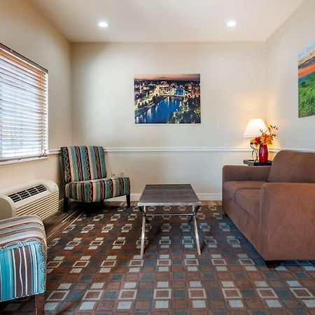 Best Western Governors Inn And Suites Wichita Exteriér fotografie