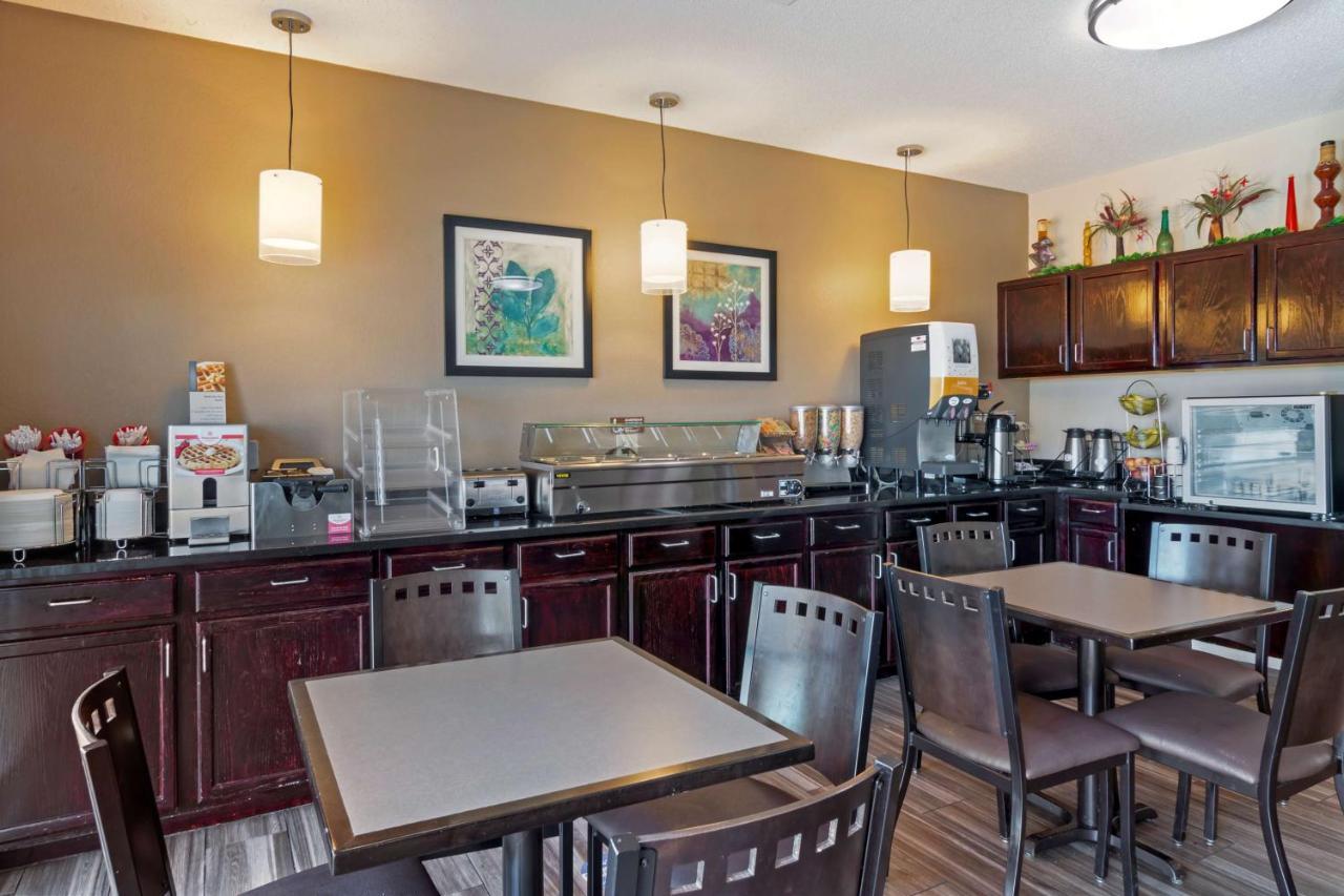Best Western Governors Inn And Suites Wichita Exteriér fotografie
