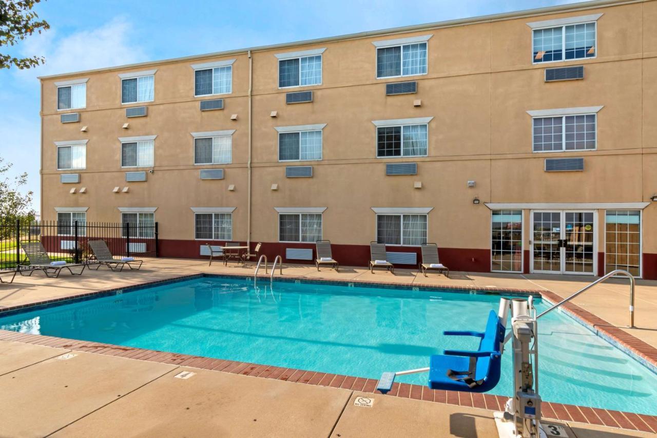 Best Western Governors Inn And Suites Wichita Exteriér fotografie